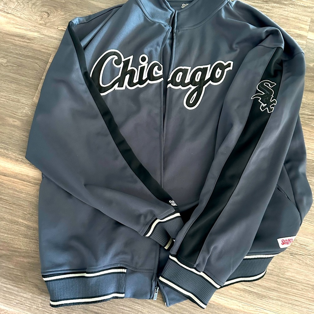 New without tags Chicago White Sox XXL 3/4 Zip up.